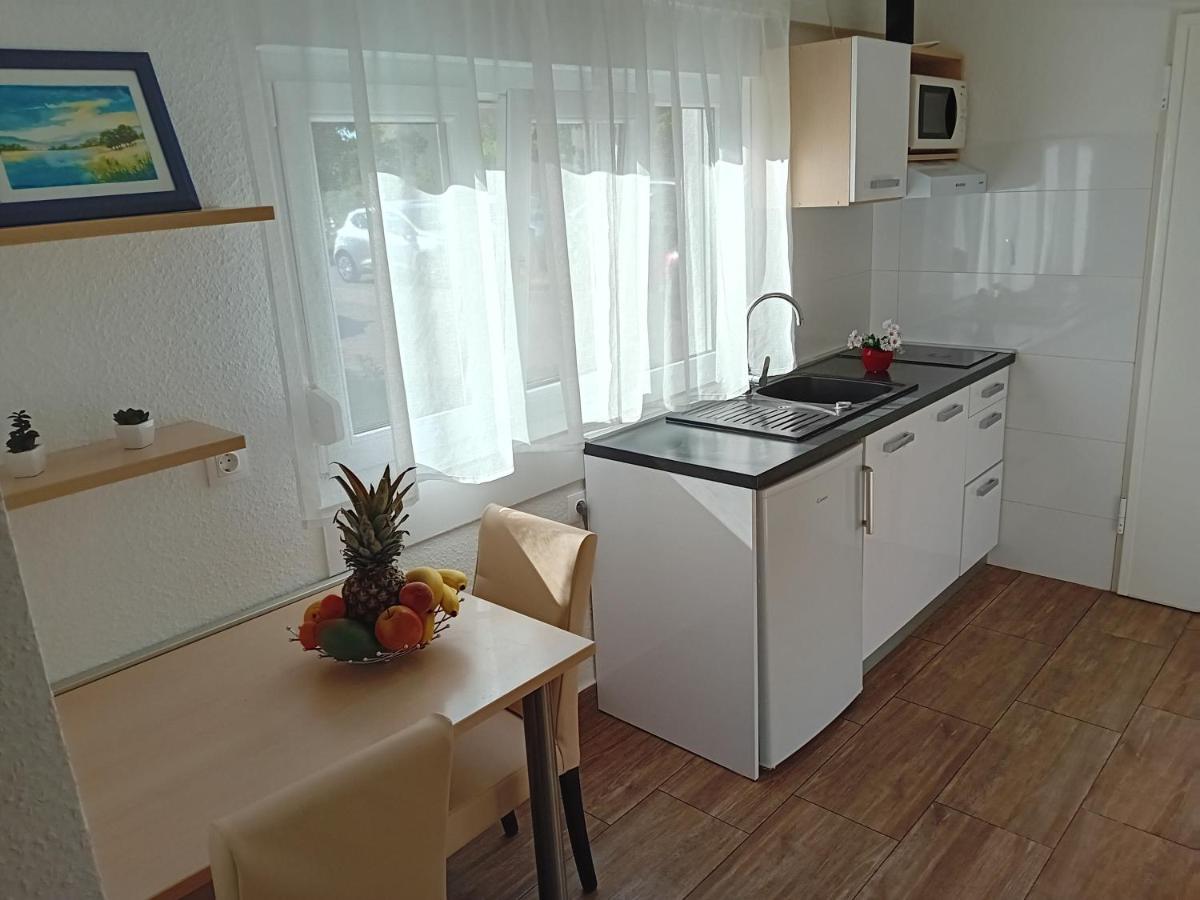Apartment Nikol Пула Екстер'єр фото
